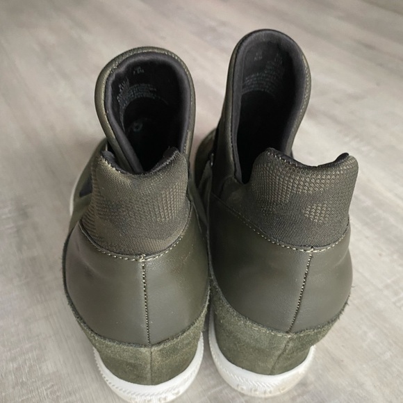 DKNY Wedged camo sneaker | size 10 - Picture 2 of 6